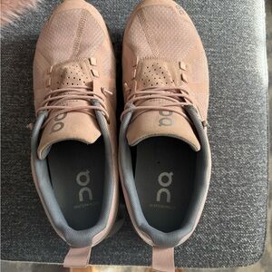 Cloud tech waterproof shoes